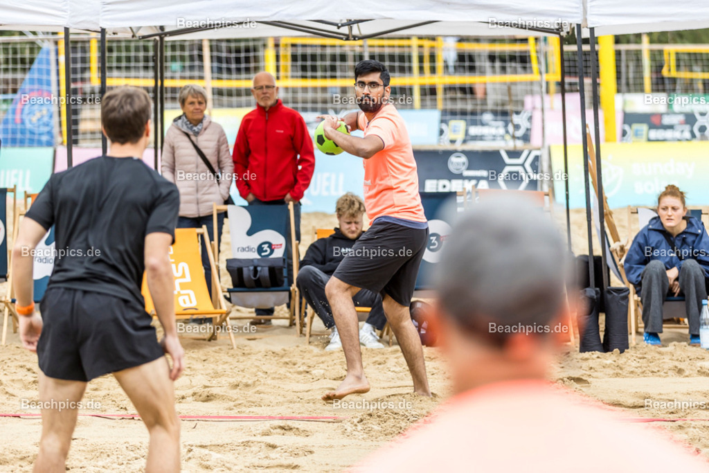 2025-200080402-Strandvölkerball-WM_1 |  23.08.2025; Berlin Foto: Gerold Rebsch - www.beachpics.de