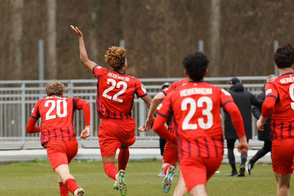 20260412-FCHS04_229 | 1.FC Heidenheim 1846 vs. FC Schalke 04, Fußball, U19, A-Junioren, NWL, U19-DFB-Nachwusliga, 2025/2026, 8. Spieltag, 12.04.2026 in Heidenheim, Walter-Birkhold-Jugendstadion (Foto: Michael Bulling) - Realisiert mit Pictrs.com