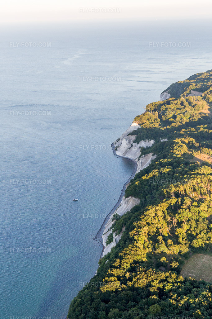 Aerial view: View of the town in Borre in the state Zealand, Denmark. – Photo: IMG_108653.jpg taken on 07/04/2018 by Werner Riehm/FLY-FOTO.com – Resolution of the original: 3648 x 5472 px
