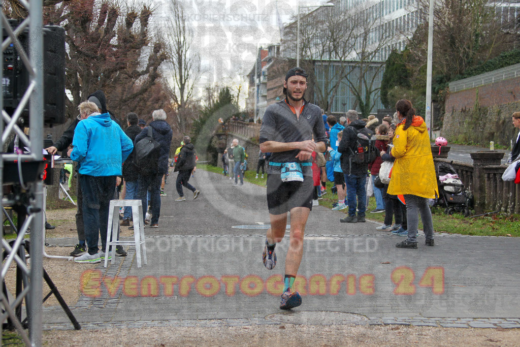 221231_1157_EV4_8102 | Sportfotografie im Rhein-Sieg Kreis, Köln, Bonn, NRW, Rheinland Pfalz, Hessen, etc. Unser Tätigkeitsfeld umfasst den Laufsport vom Volkslauf über den Marathon, Duathlon, Triathon bis zum Ultralauf wie Kölnpfad Ultra oder Schindertrail.