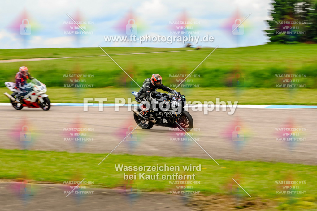 MotoTeam-9595 | Hier findet Ihr Bilder von Touristenfahrten auf der Nürburgring Nordschleife oder von anderen Veranstaltungen die ich besucht habe. Viel Spass beim Durch Schauen 