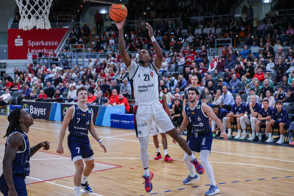 BAYER GIANTS vs VfL Sparkassenstars Bochum-42 | Fotos von Basketballspielen aus dem Raum NRW fotografiert von Gero Mueller-Laschet und Daniel Schaefer - Realisiert mit Pictrs.com