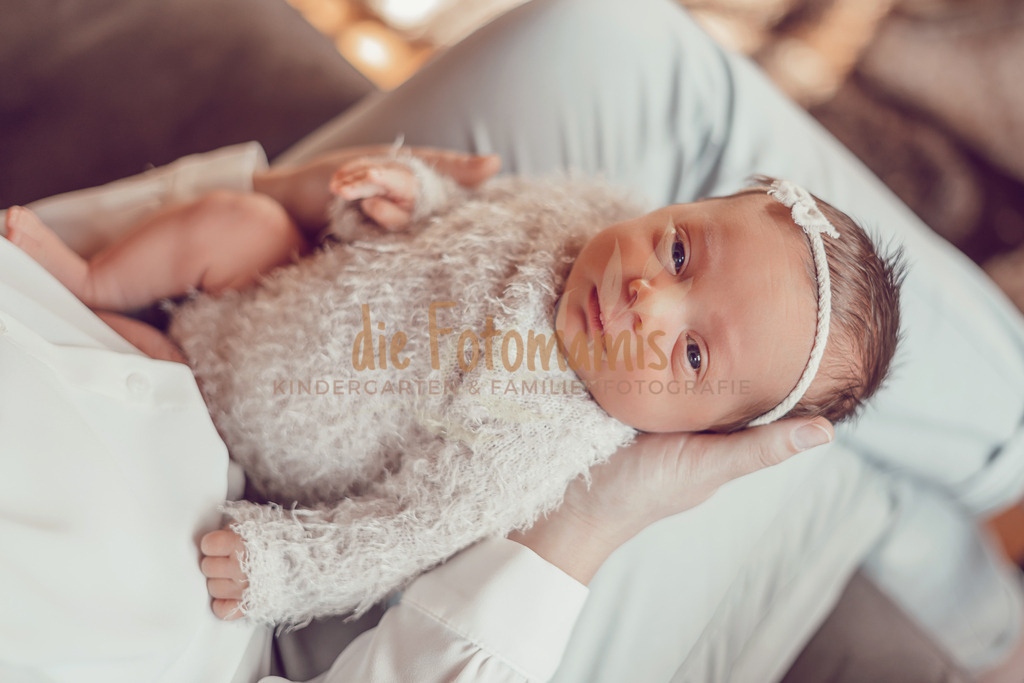 Amalia fertig-3 | Die Fotomamis – Eure Fotografen für Babybauch-, Neugeborenen-, Familien-, Kindergarten- und Hochzeitsfotografie. Mit Feingefühl, Leidenschaft & Liebe zum Detail.