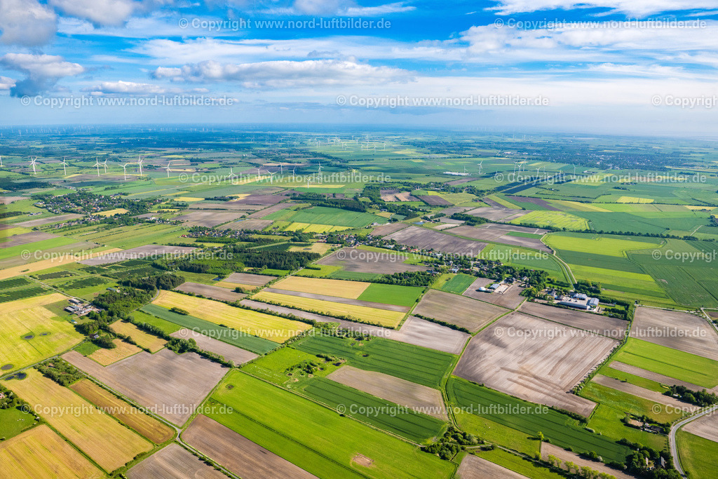 Uphusum_ELS_0240300523 | UPHUSUM 10.06.2023 Ortsansicht am Rande von landwirtschaftlichen Feldern und Nutzflächen in Uphusum im Bundesland Schleswig-Holstein, Deutschland. // Village view on the edge of agricultural fields and land in Uphusum in the state Schleswig-Holstein, Germany. Foto: Martin Elsen