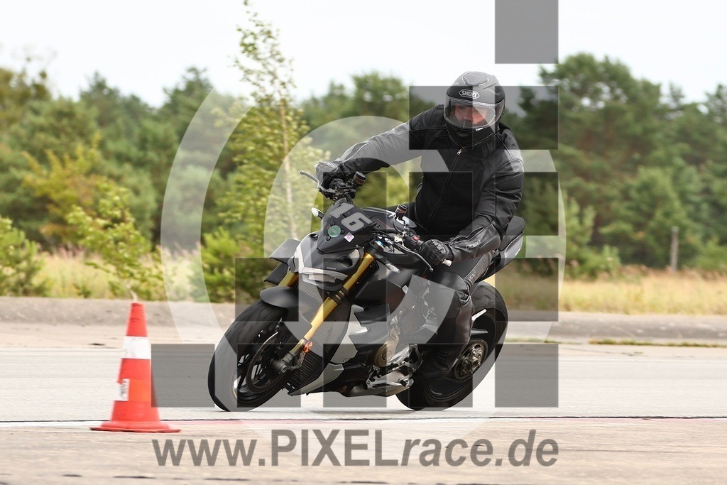 0016-20250705_11616 | Schöne Erinnerungen an spannende Momente - das festzuhalten ist unser Job. PIXELrace.de ist seit 2003 auf den Rennstrecken Europas unterwegs um die Action draußen beim Fahren und die wunderbare Stimmung imm Fahrerlager für euch einzufangen.