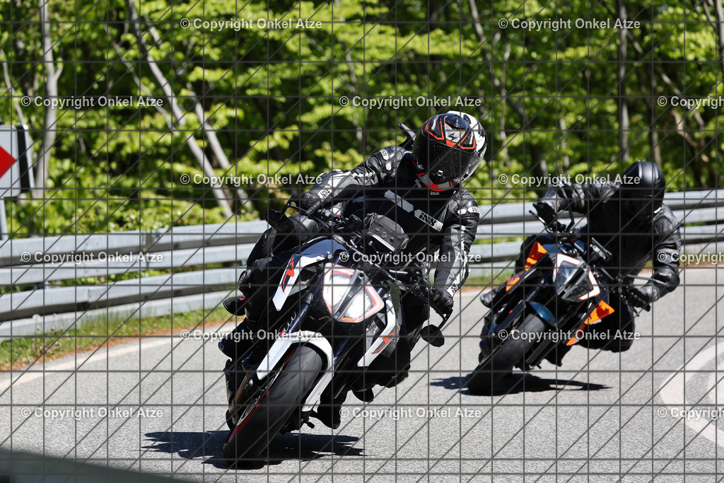 IMG_8492 | Fotograf am Kyffhäuser. Onkel Atze. Kyffhäuser Rennstrecke. Café36. Motorsportfotografie. - Realisiert mit Pictrs.com