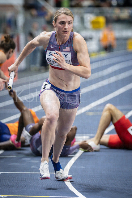 World Athletics Indoor Championships Kujawy Pomorze 26, 21.03.2026 | TORUN, POLAND - MARCH 21:  Sara REIFENRATH (USA) loosing her left shoe during the 4x400m mixed relay of the World Athletics Indoor Championships Kujawy Pomorze 26 on day 2 / session 1 at Kujawsko-Pomorska Arena Torun on March 21, 2026 in Torun, Poland. 