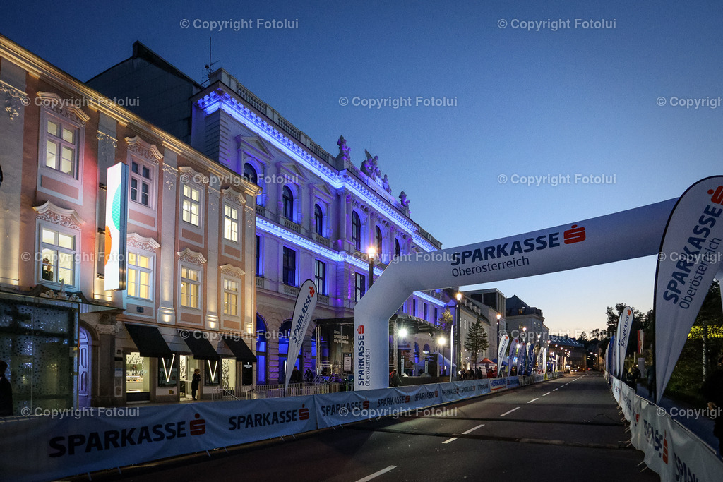 A-BINDER_20220922_0022 | LINZ,  AUSTRIA,22.Sept. 2022 - Night Run, Image shows Night Run.
Photo: Sportmediapics.com/ Manfred Binder