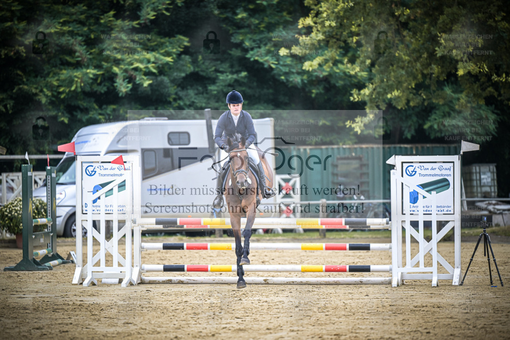 DOS_2771 | Entdecke hochwertige Reitturnierfotos von Foto Oger. Professionell, emotional und authentisch – jetzt Lieblingsmomente im Shop bestellen. - Realisiert mit Pictrs.com