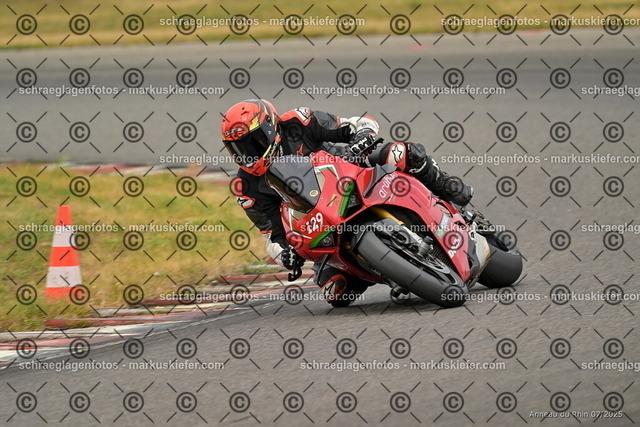 25bt05-1363 | markuskiefer.com - Realisiert mit Pictrs.com