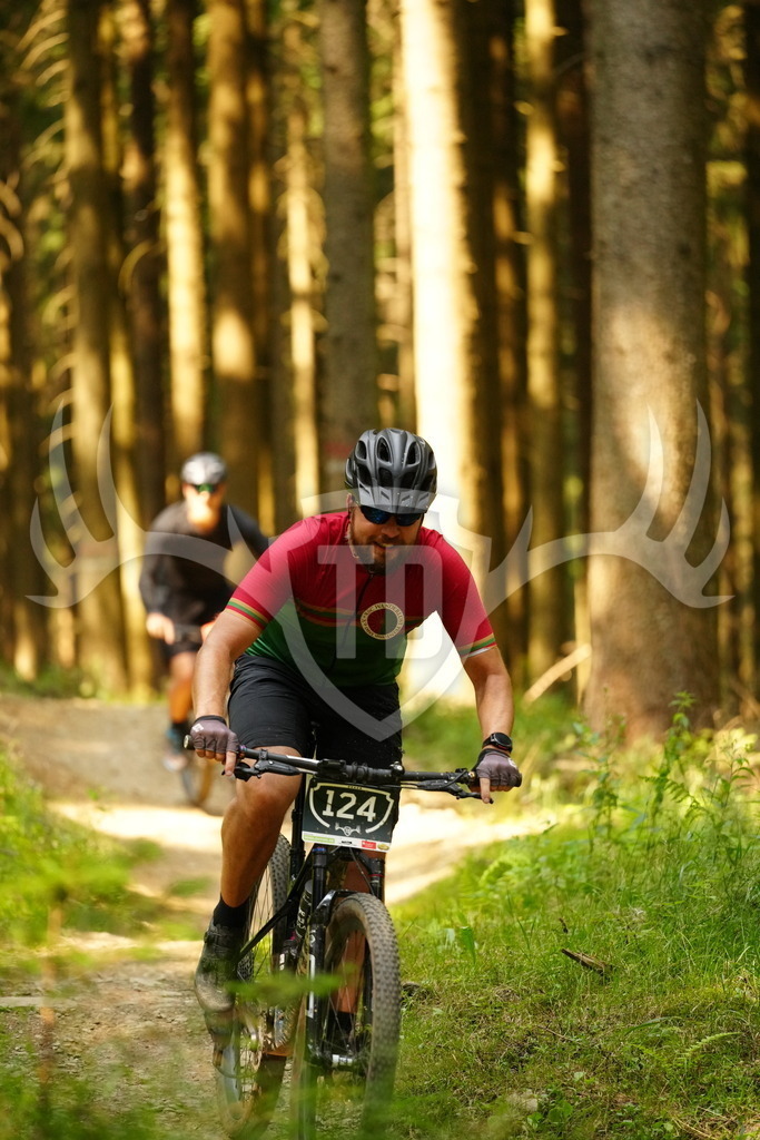 FC103080 | Fotogalerie der Treibjagd im Dunkelwald - Dein MTB Etappenrennen im Erzgebirge - Realisiert mit Pictrs.com