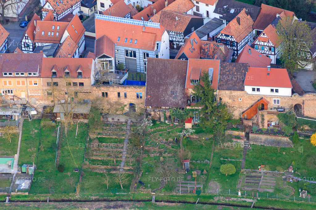 Luftbild: Ludwigstraße von Westen in Jockgrim im Bundesland Rheinland-Pfalz in Deutschland. Foto: IMG_63454.jpg vom 28.03.2014 durch Werner Riehm/FLY-FOTO.de