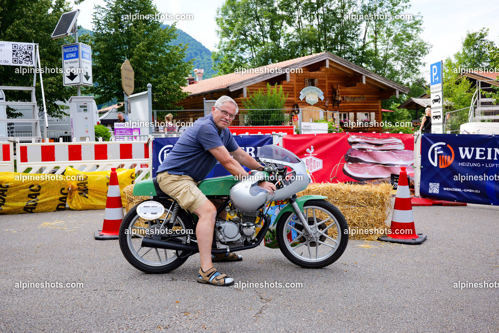 P1014578 | Erleben Sie atemberaubende, hochqualitative Fotos Ihrer Fahrt entlang der malerischen Alpenstraßen. Besuchen Sie alpineshots.com, um professionelle Aufnahmen Ihrer unvergesslichen Reise zu finden und zu kaufen - Realisiert mit Pictrs.com