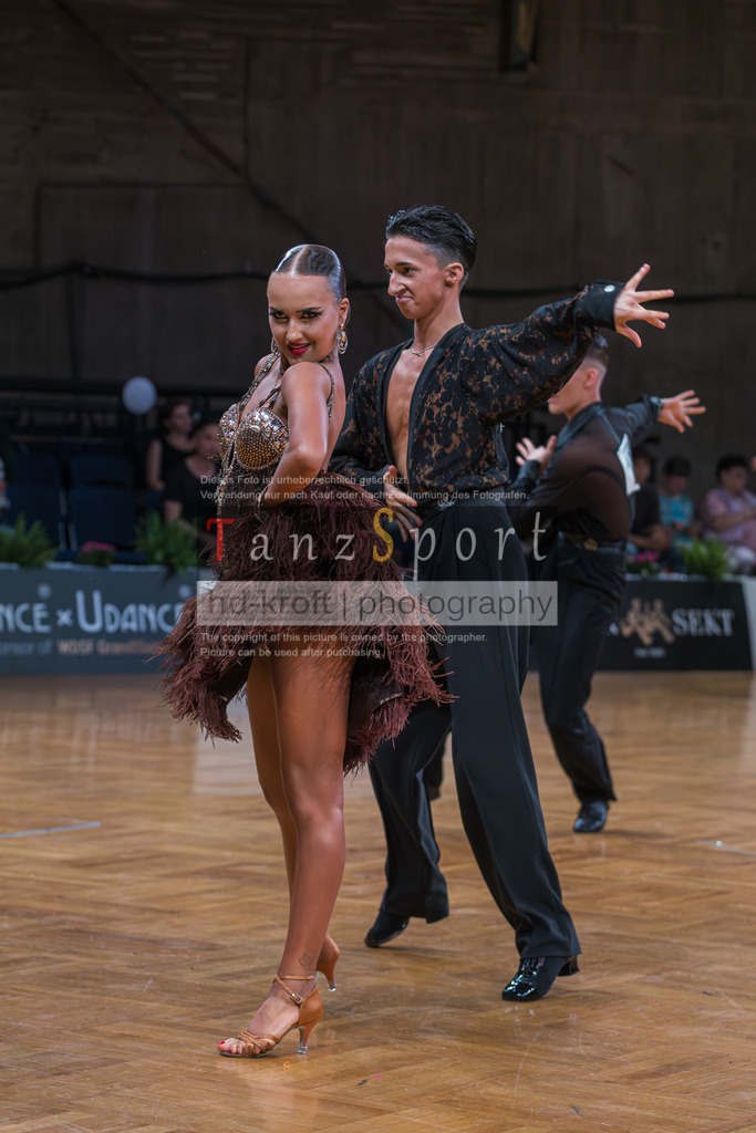 20250820_WDSF Open Lat Youth_2655 | Tanzsportbilder, Standardtanz, Lateintanz, WDSF, DTV, LTVB, dancecomp, goc, hessen tanzt, blaues band der spree, walzer, tango, wiener walzer, slowfox, quickstepp, samba, rumba, cha-cha-cha, paso doble. jive, hd-kroft photography, turniertanzsport