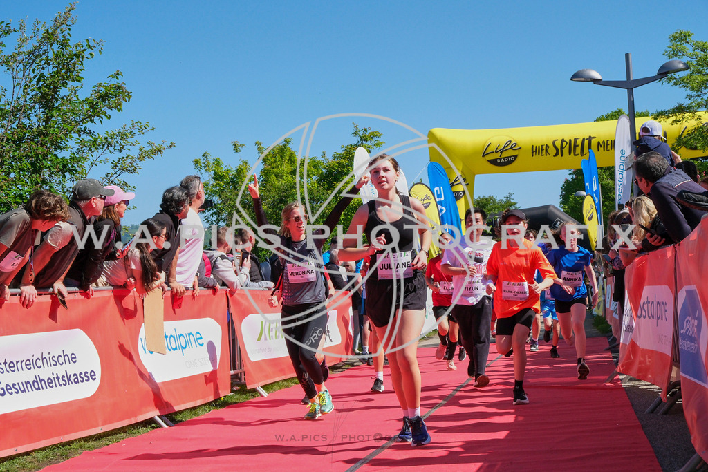 ..... | LINZ,AUSTRIA,27.April 24, Int. 3 Brückenlauf Linz  , Image shows: Photo: WAPICS / Michael ring