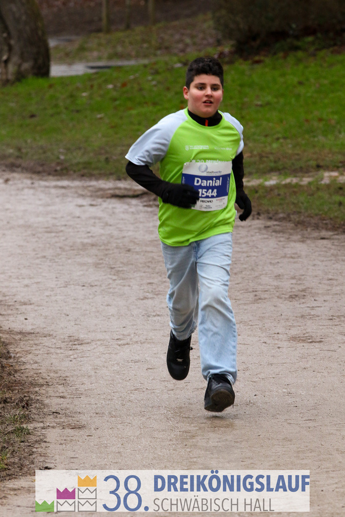 1700m Stadtwerke Jugendlauf | 3 Koenigslauf 2024 1700m Stadtwerke Jugendlauf - Realisiert mit Pictrs.com