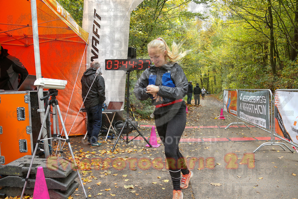251026_1346_EX1_3953 | Sportfotografie im Rhein-Sieg Kreis, Köln, Bonn, NRW, Rheinland Pfalz, Hessen, etc. Unser Tätigkeitsfeld umfasst den Laufsport vom Volkslauf über den Marathon, Duathlon, Triathon bis zum Ultralauf wie Kölnpfad Ultra oder Schindertrail.