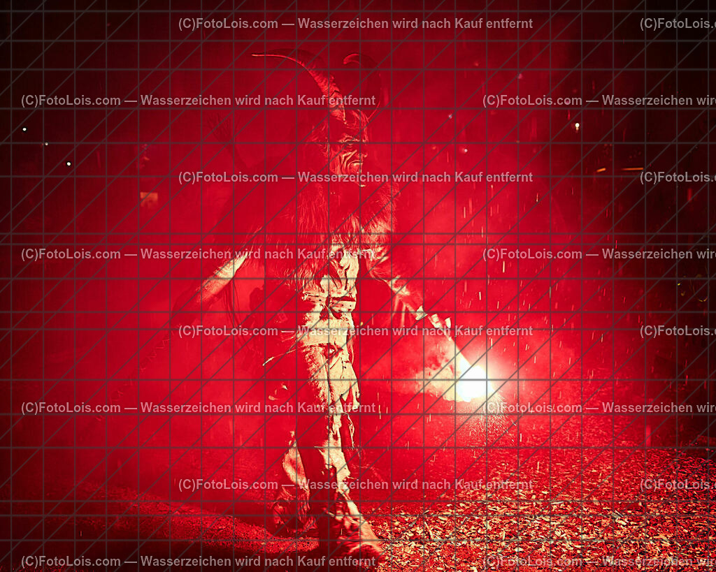 ALP7249_Wieselburger Advent_Zwieslteifln | (C)FotoLois.com, Alois Spandl. 25igster WIESELBURGER ADVENT, Perchtenlauf der 'Zwieslteifln', Fr 22. Dez. 2023.