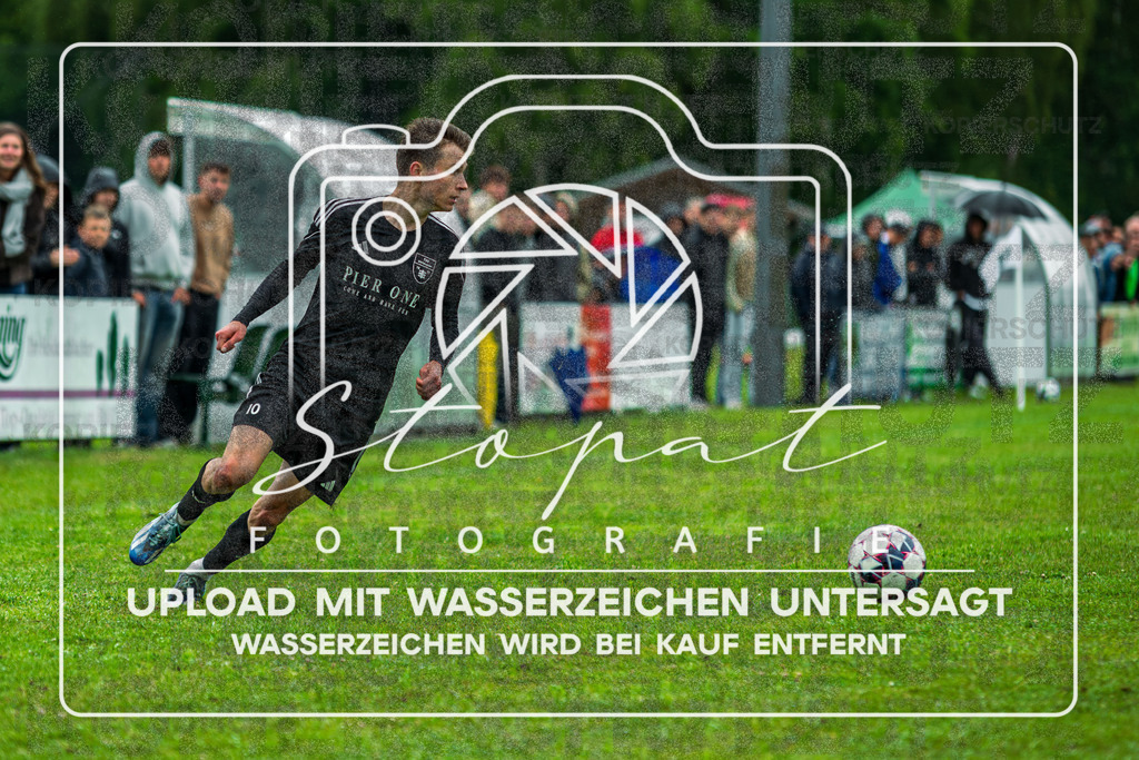 Final Kreispokal HK - Germania Walsrode vs. TSV Wietzendorf | Moritz Erfurt (TSV Wietzendorf #10); Finale Kreispokal HK - Germania Walsrode vs. TSV Wietzendorf am 07.06.2026 in Sportplatz Alter Schulweg, Schülern - Realisiert mit Pictrs.com