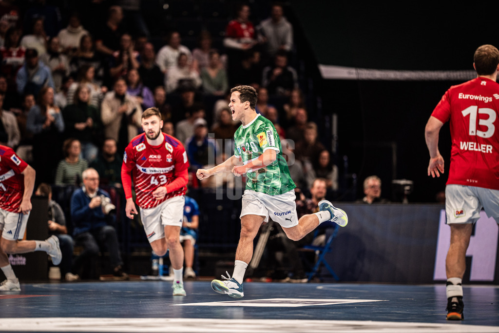 Handball | Männer | Saison 2024/2025 | DAIKIN Handball-Bundesliga | 10. Spieltag || Handball Sport Verein Hamburg vs. Füchse Berlin | 18.11.2024 | Tim Freihöfer (#20, Füchse Berlin) jubelt nach einem Tor