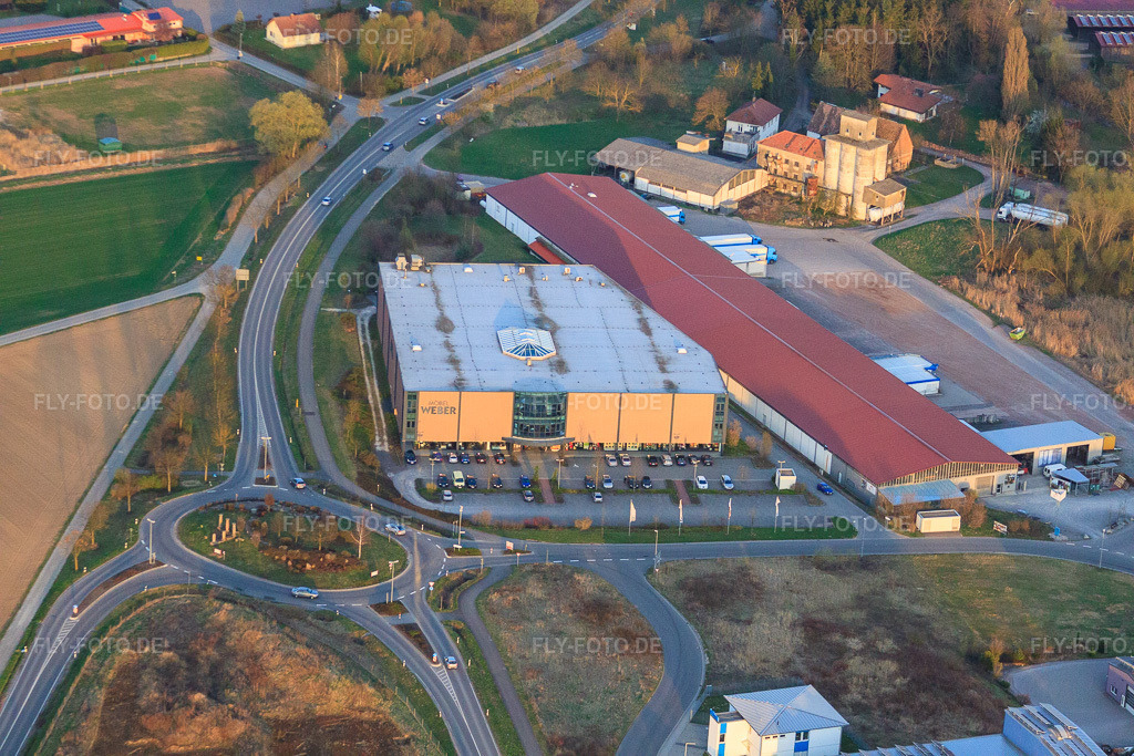 Luftbild: Einrichtungshaus Weber in Herxheim bei Landau im Bundesland Rheinland-Pfalz in Deutschland. Foto: IMG_38953.jpg vom 25.03.2011 durch Werner Riehm/FLY-FOTO.deMöbel Weber - Möbel, Küchen und Einrichtung für Ihr Zuhause