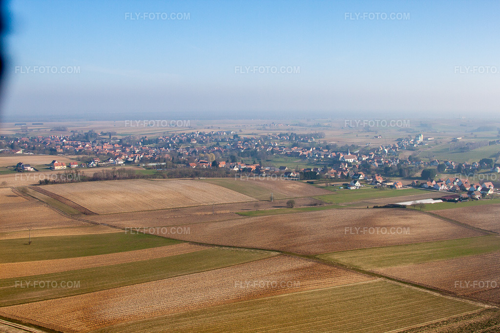 Aerial view: View of the town in Seebach in the state Bas-Rhin, France.Photo: IMG_62699.jpg taken on 03/09/2014 by Werner Riehm/FLY-FOTO.comResolution of the original: 4752 x 3168 px
