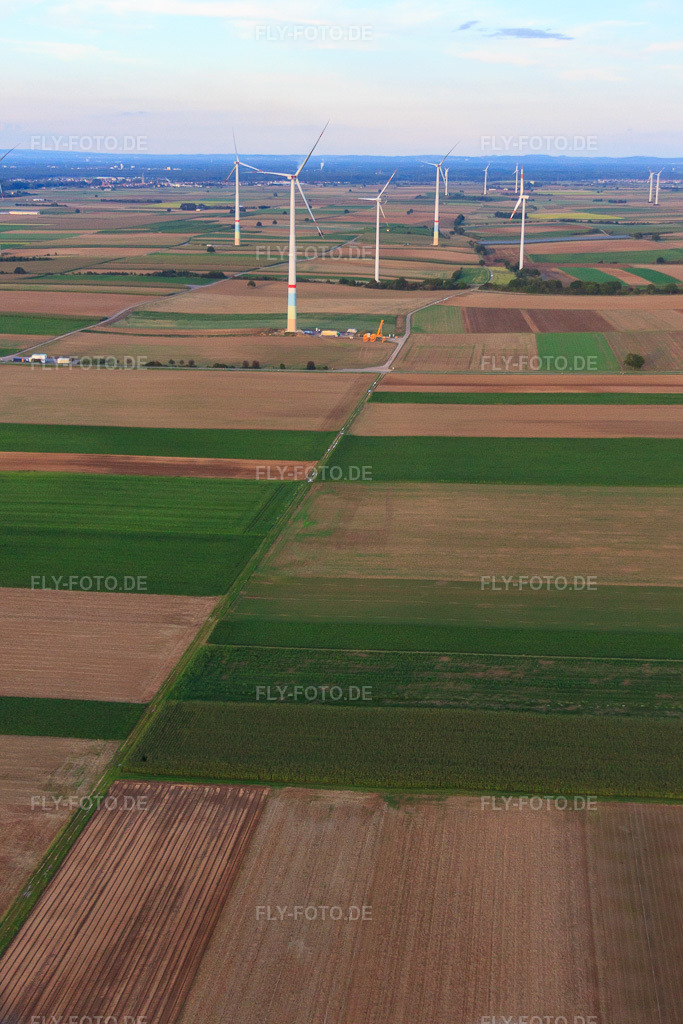 Luftbild: Windpark Offenbach in Offenbach an der Queich im Bundesland Rheinland-Pfalz in Deutschland. Foto: IMG_71305.jpg vom 27.08.2014 durch Werner Riehm/FLY-FOTO.de