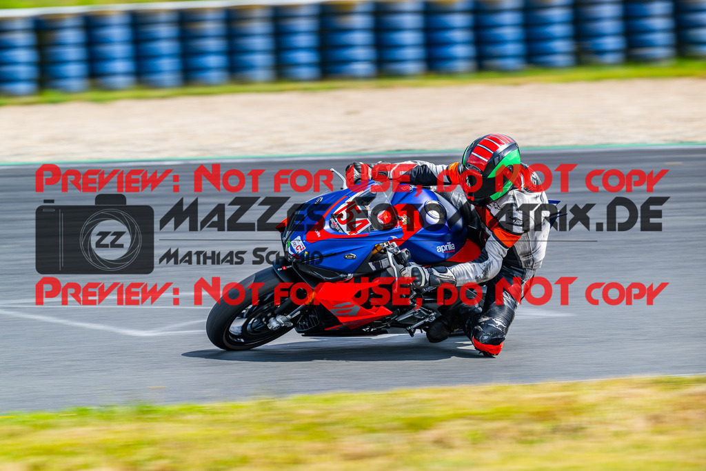 MaZZes_FotoMatrix_240724_6007705_9544 | ROT