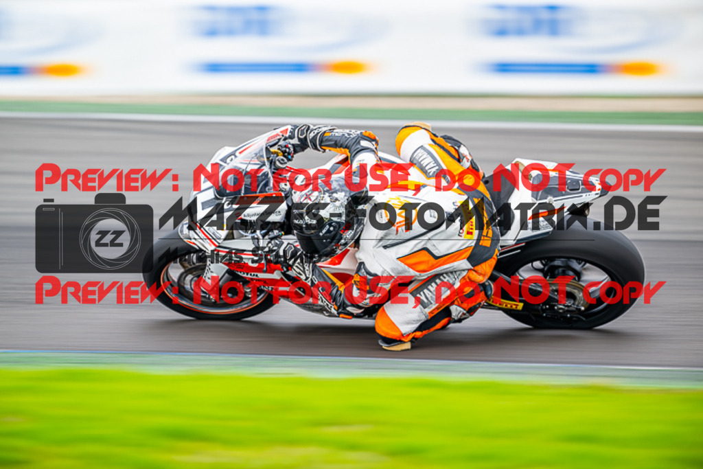 MaZZes_FotoMatrix_220924_6594 | PRO SUPERSTOCK