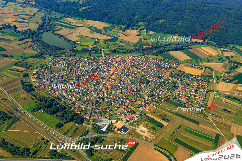Die Luftaufnahme der Stadt Kemmern wurde vom UL-Flugzeug heraus erstellt ( keine Drohne )- hohe Auflösung für beste Qualität
