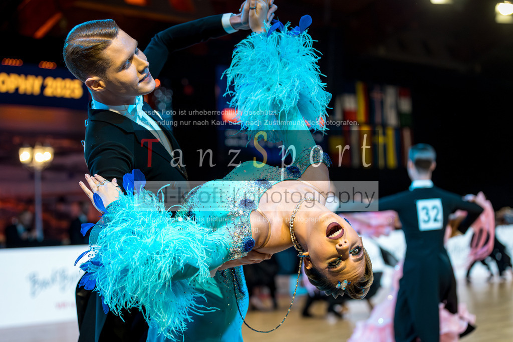 20251214_Baltic-Trophy_2699-2 | Tanzsportbilder, Standardtanz, Lateintanz, WDSF, DTV, LTVB, dancecomp, goc, hessen tanzt, blaues band der spree, walzer, tango, wiener walzer, slowfox, quickstepp, samba, rumba, cha-cha-cha, paso doble. jive, hd-kroft photography, turniertanzsport