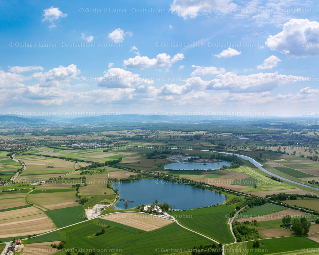 2626403 | WILLSTäTT 08.06.2006 See- Ufer und Abraum- Flächen des Baggersee und Kies- Tagebau an der Straße Kieswerk Bruch in Willstätt im Bundesland Baden-Württemberg, Deutschland. // Lake shore and overburden areas of the quarry lake and gravel open pit on street Kieswerk Bruch in Willstaett in the state Baden-Wuerttemberg, Germany. Foto: Gerhard Launer