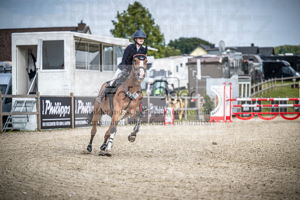 DOS_4155 | Entdecke hochwertige Reitturnierfotos von Foto Oger. Professionell, emotional und authentisch – jetzt Lieblingsmomente im Shop bestellen.Deutschlandweite Turnierfotografie. - Realisiert mit Pictrs.com