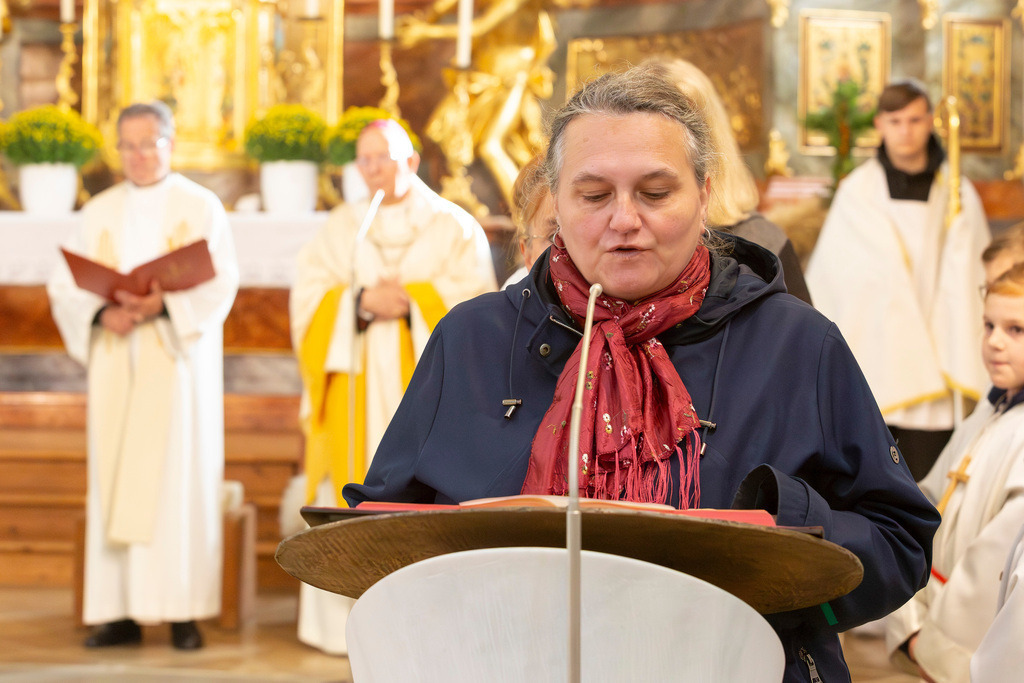 Festmesse-037 | Fotodoku der Festmesse anläßlich der Seligsprechung von Maria Theresia LEDOCHOWSKA 1975, zelebriert von Altbischof DDr. Klaus Küng und Pfarrer Mag. Zenon PAJAK in der Pfarrkirche Loosdorf. 