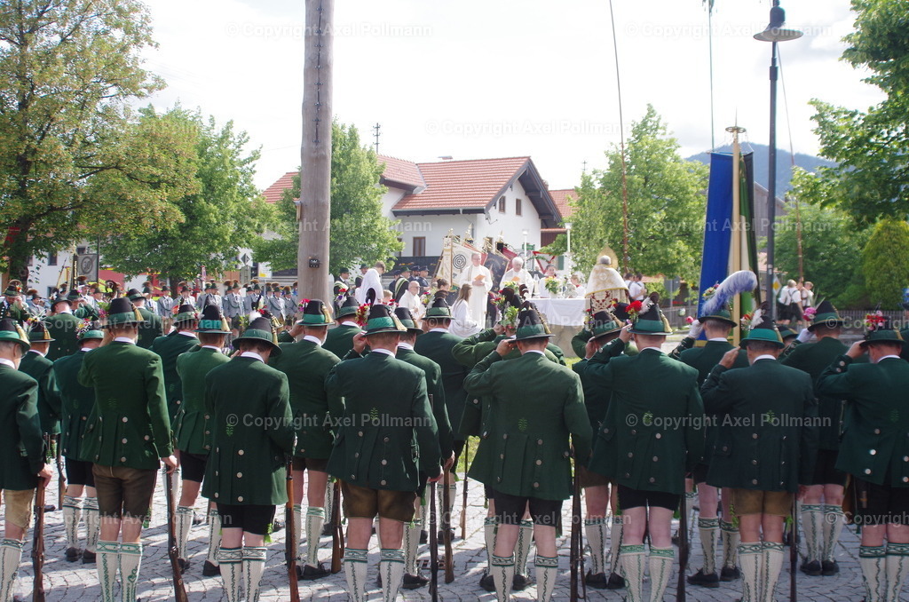 IMGP6466 | fotografiert von Axel PollmannLeonhardi Wallfahrt Benediktbeuern und Murnau, Fronleichnam, Fasching, Landschaft im Loisachtal und Benediktbeuern  - Realisiert mit Pictrs.com