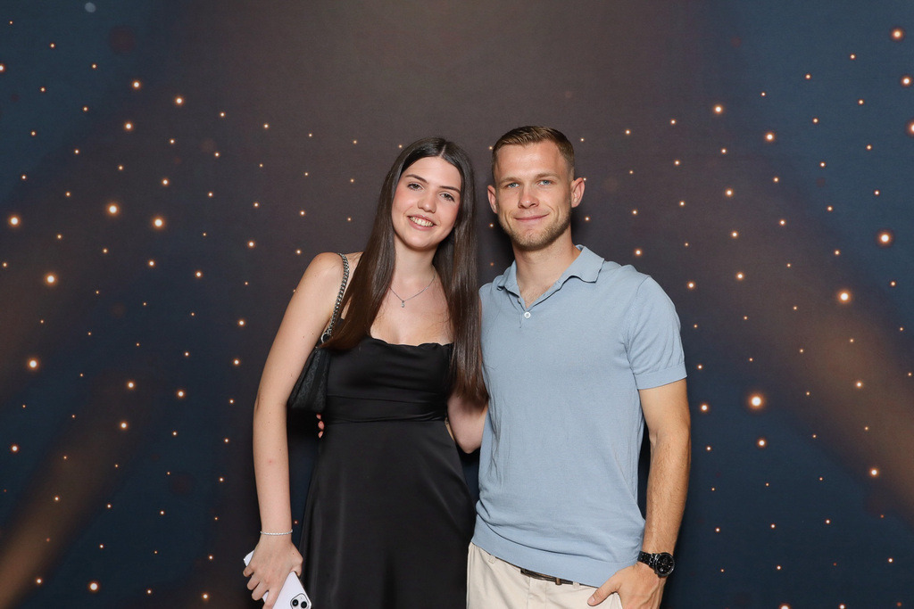 ZD260628112736-9 | Fotoshop von zweidimensional Fotografie. Ihr Fotograf im Aargau. Abzüge von Ihrem Fotobox Event bestellen.Abzüge von Ihrem Hochzeit bestellen.Abzüge von Ihrem Schulfotograf bestellen.