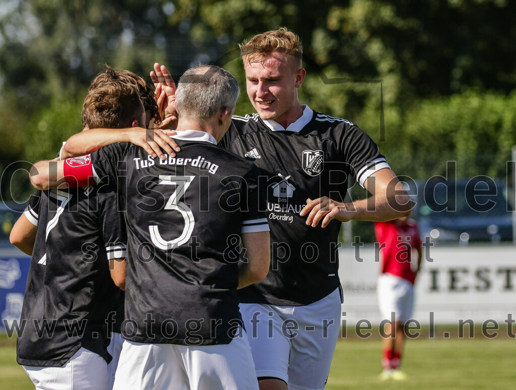 2023-08-20_031_TuS_Oberding_gegen_FC_Finsing_II | Oberding, Deutschland, 20.08.2023:
Fußball, Kreisklasse 2023 / 2024, 3. Spieltag, TuS Oberding gegen FC Finsing II, Endergebnis: 1:1

Jubel nach dem Tor zum 1:1 durch Sebastian Stemmer (TuS Oberding, #7)

Foto: Christian Riedel / fotografie-riedel.net
