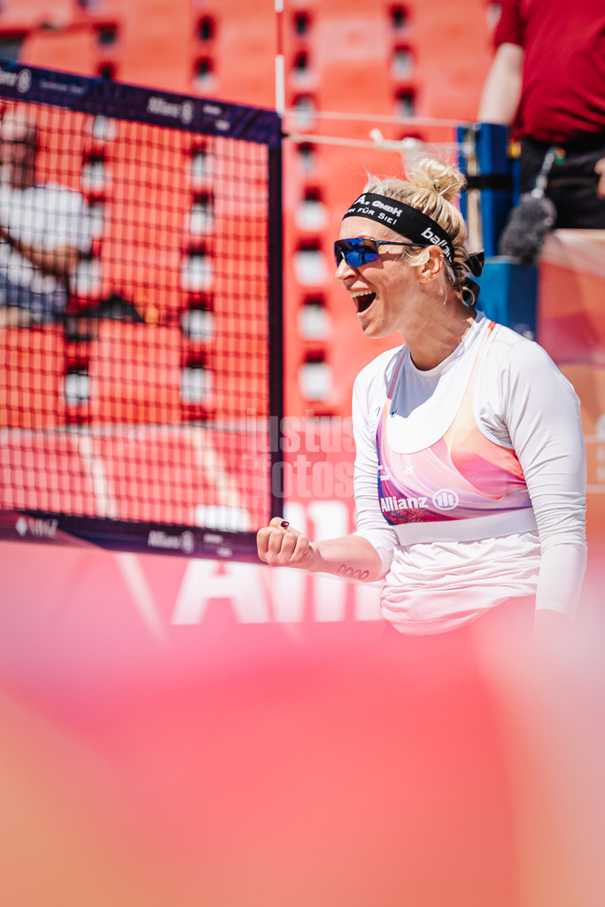 Beachvolleyball | Frauen | Allianz German Beach Tour 2025 | Tourstop Bremen | 12.06.2025 | Karoline Fröhlich jubelt