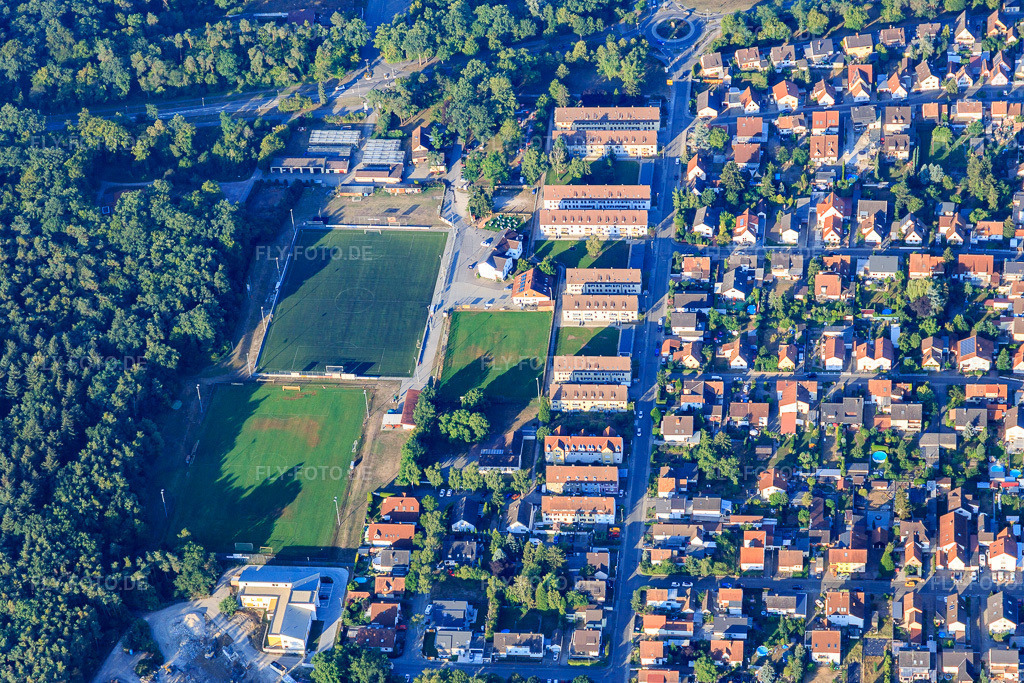 Luftbild: Sportplätze der DJK SV Phönix Schifferstadt in Schifferstadt im Bundesland Rheinland-Pfalz in Deutschland. Foto: IMG_109588.jpg vom 31.07.2018 durch Werner Riehm/FLY-FOTO.deDJK-PHOENIX.DE