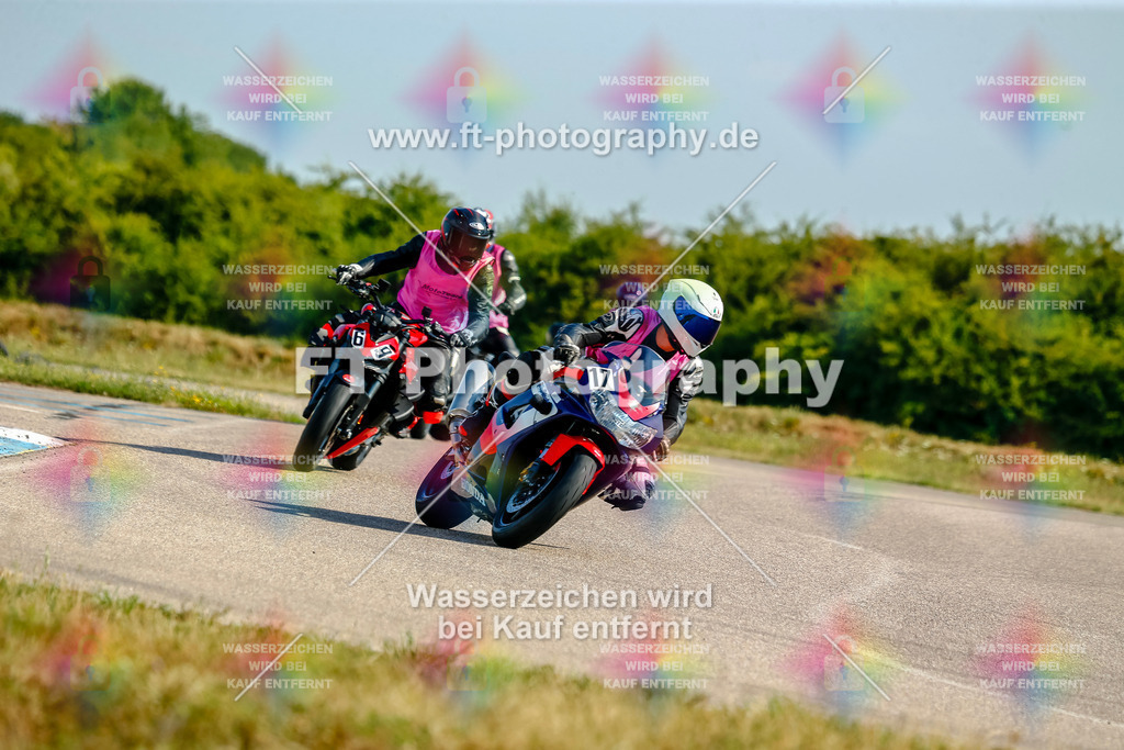 Chambley Juli-0494 | Hier findet Ihr Bilder von Touristenfahrten auf der Nürburgring Nordschleife oder von anderen Veranstaltungen die ich besucht habe. Viel Spass beim Durch Schauen 