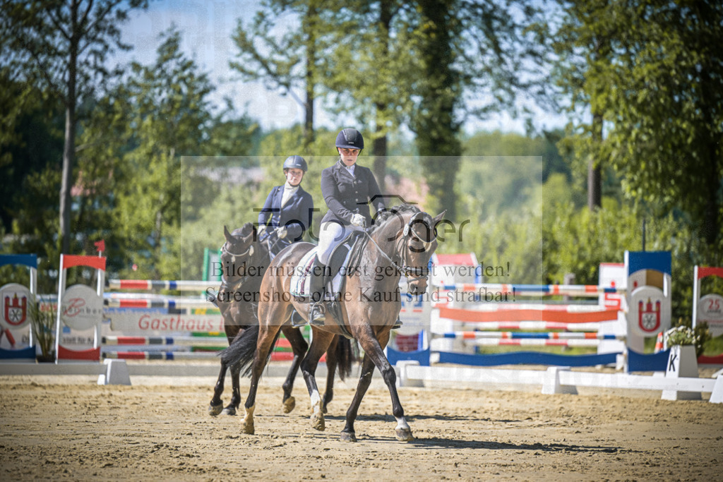 DOS_0576 | Entdecke hochwertige Reitturnierfotos von Foto Oger. Professionell, emotional und authentisch – jetzt Lieblingsmomente im Shop bestellen.Deutschlandweite Turnierfotografie. - Realisiert mit Pictrs.com