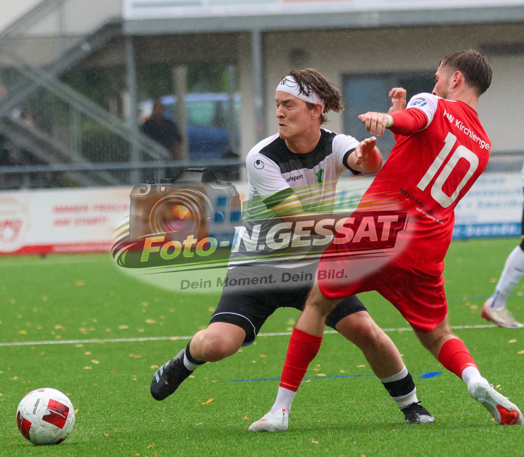 FC RW Kirchlengern - Post TSV Detmold | Auf dem Bild zu sehen: Rot FC RW Kirchlengern: Levin Güzelel ; weiß TuS Ahmsen: Marvin Kaminski FC RW Kirchlengern, TuS Ahmsen, Saison 26/27, Testspiel, Deutschland - Realisiert mit Pictrs.com