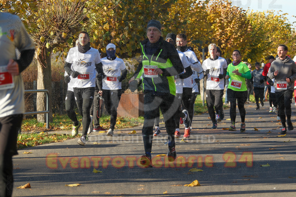241201_1146_EV4_1731 | Sportfotografie im Rhein-Sieg Kreis, Köln, Bonn, NRW, Rheinland Pfalz, Hessen, etc. Unser Tätigkeitsfeld umfasst den Laufsport vom Volkslauf über den Marathon, Duathlon, Triathon bis zum Ultralauf wie Kölnpfad Ultra oder Schindertrail.