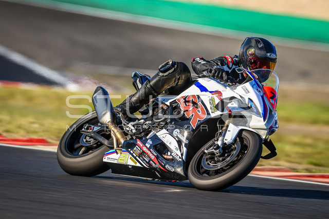 0747-260526NBR-004_747 | Deine Full-Service-Agentur für ✔️Videoproduktionen und ✔️Motorsportfotografie Jetzt Angebot anfragen!