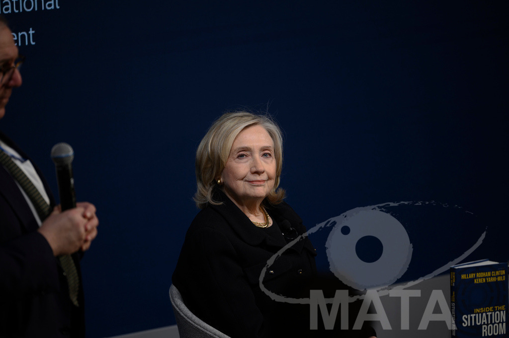 _DWI2696 | Die US-Politikerin Hillary Clinton auf der Veranstaltung Bridging Scholarship and Statecraft im Rahmen der Münchner Sicherheitskonferenz 2026. München, 13.02.2026 Bayern Deutschland  - Realisiert mit Pictrs.com