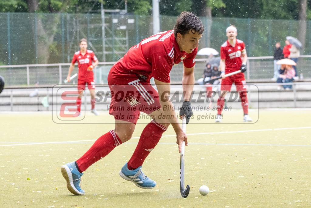 SFE_20250524_0087 | Köln, Deutschland, 24.05.2025:  Hockey 1. Bundesliga Herren Rot-Weiss Köln - Mannheimer THC im KTHC Stadion Rot-Weiss Köln Tennis and Hockey Club am 24.05.2025 in Köln, Deutschland. (Foto von Stephan Fehrmann)Köln, Germany, 24.05.2025: Hockey 1. Bundesliga Herren Rot-Weiss Köln - Mannheimer THC in KTHC Stadion Rot-Weiss Köln Tennis and Hockey Club at 24.05.2025 in Köln, Deutschland. (Foto from Stephan Fehrmann)