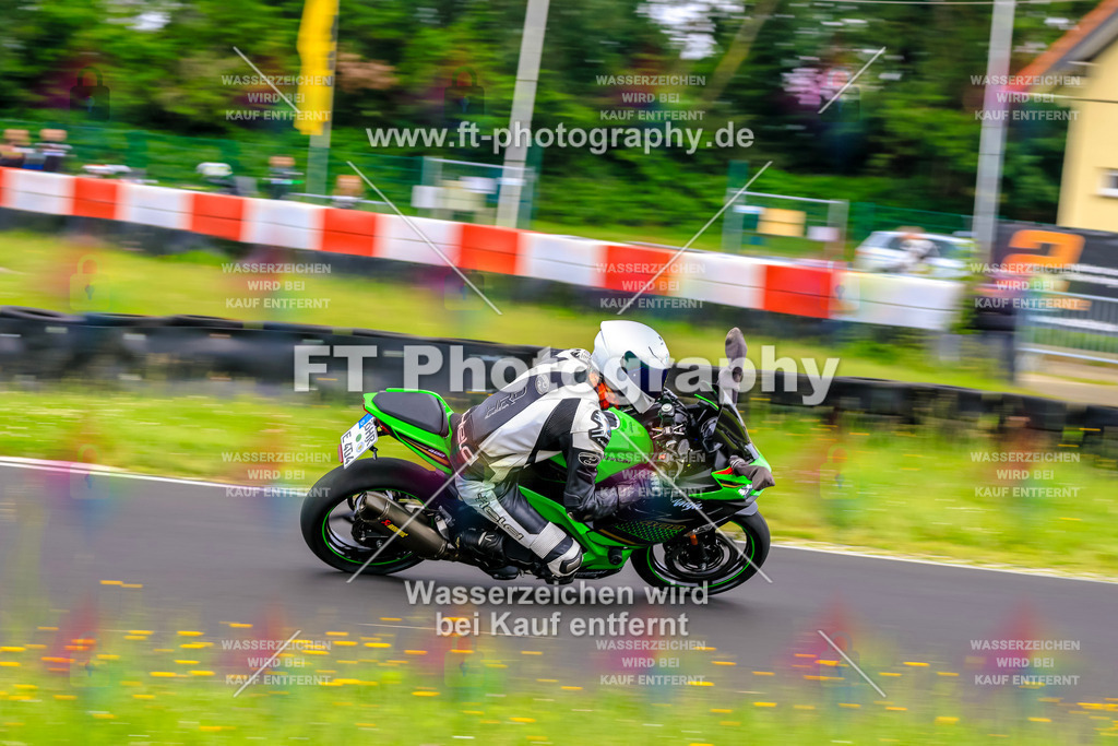 VBK-7566 | Hier findet Ihr Bilder von Touristenfahrten auf der Nürburgring Nordschleife oder von anderen Veranstaltungen die ich besucht habe. Viel Spass beim Durch Schauen 