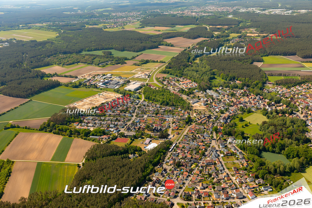 Das Luftbild zeigt : Eckersmühlen Roth - Die Luftaufnahme wurde 2024 vom UL-Flugzeug aus erstellt ( keine Drohne ) - Hochauflösende Luftaufnahme - Für grossformatige Ausdrucke geeignet. Die Geschenkidee !Mit Lizenz und Bildrechte bestellbar