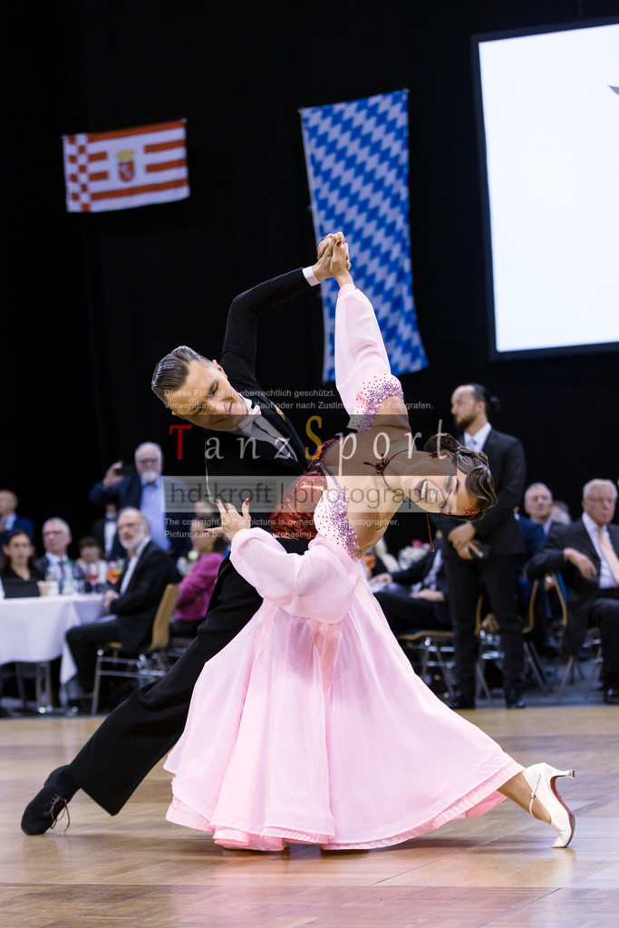 20241102_DM_HGR_Std_15796 | Tanzsportbilder, Standardtanz, Lateintanz, WDSF, DTV, LTVB, dancecomp, goc, hessen tanzt, blaues band der spree, walzer, tango, wiener walzer, slowfox, quickstepp, samba, rumba, cha-cha-cha, paso doble. jive, hd-kroft photography, turniertanzsport