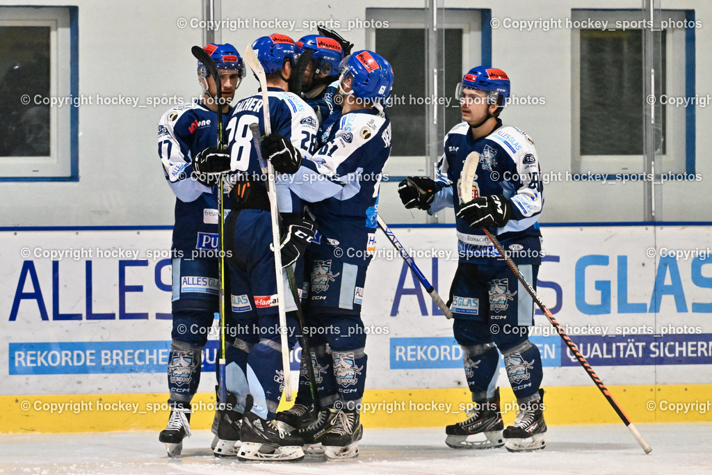 ESC Steindorf vs. EC Hornets Spittal 20.2.2024 | Jubel ESC Steindorf, #77 Wuntschek Manuel ESC Steindorf, #28 Bacher Stefan ESC Steindorf, #88 Groyer Fabian ESC Steindorf, ESC Steindorf vs. EC Hornets Spittal 20.2.2024, ESC Steindorf vs. EC Hornets Spittal 20.2.2024 am 20.02.2024 in Steindorf (Ossiachersee Halle), Austria, (Photo by Bernd Stefan)